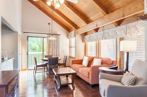 Hilton Vacation Club MountainLoft Gatlinburg