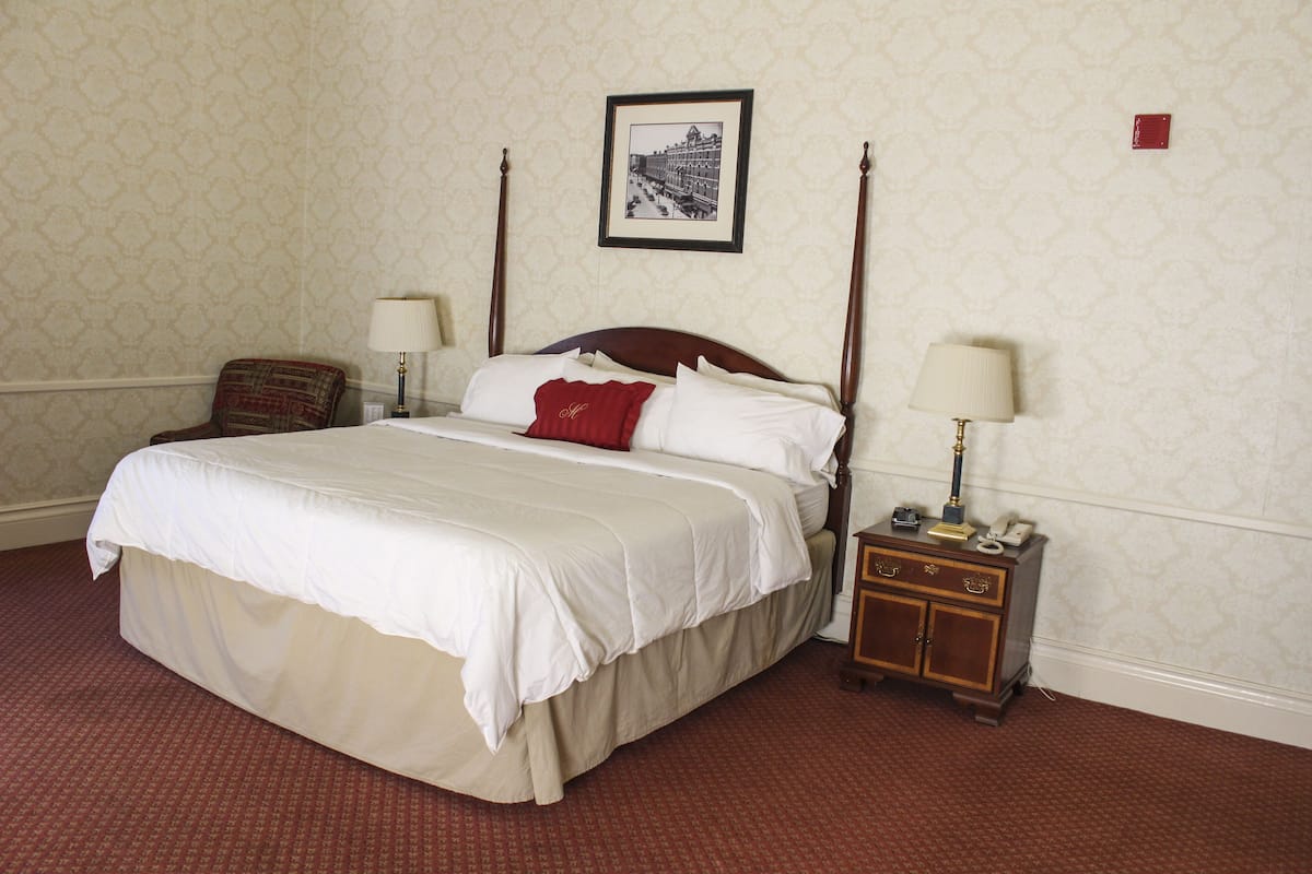 Deluxe Room, 1 King Bed (Preferred) | Premium bedding, desk, iron/ironing board, WiFi (free)
