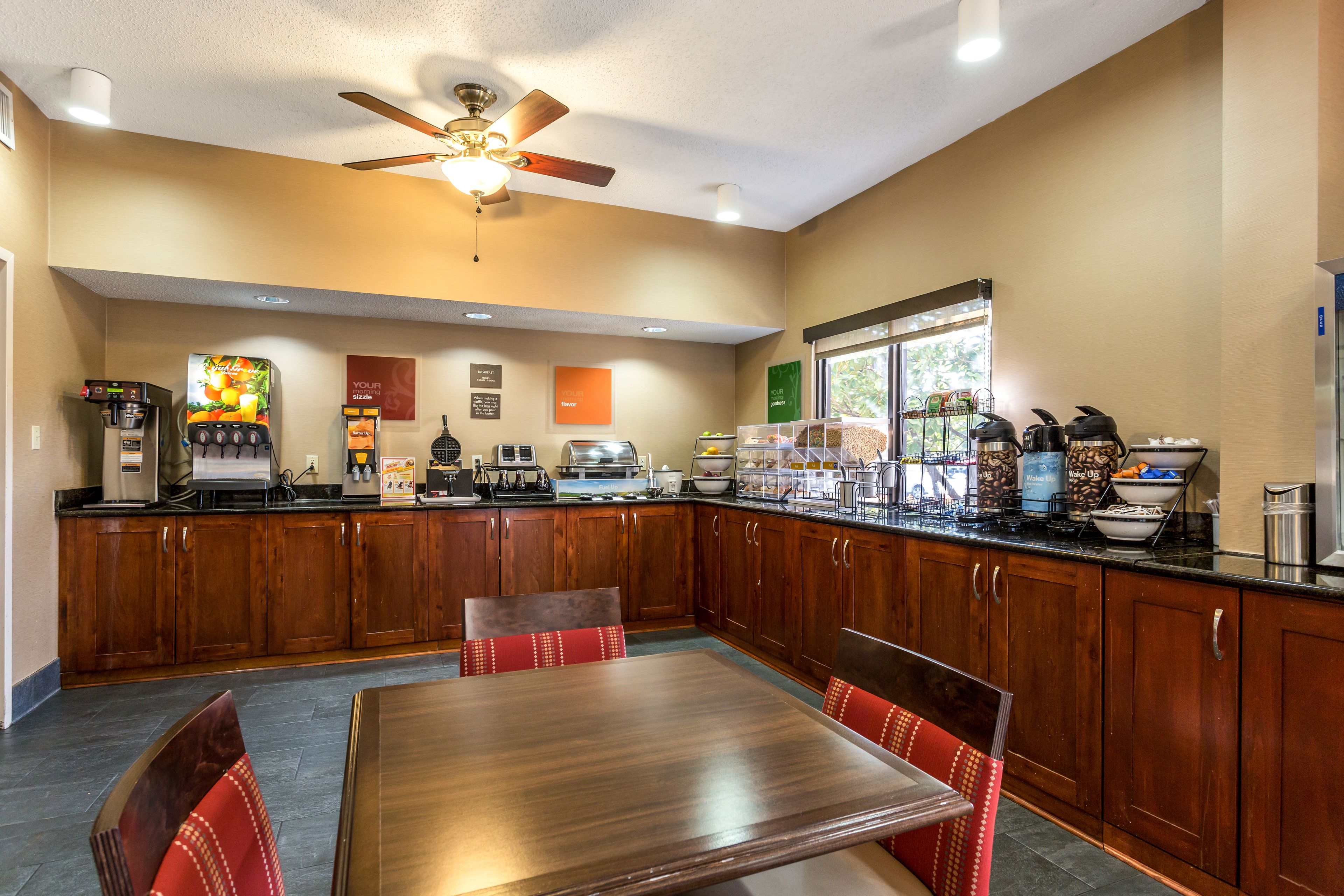 free buffet breakfast