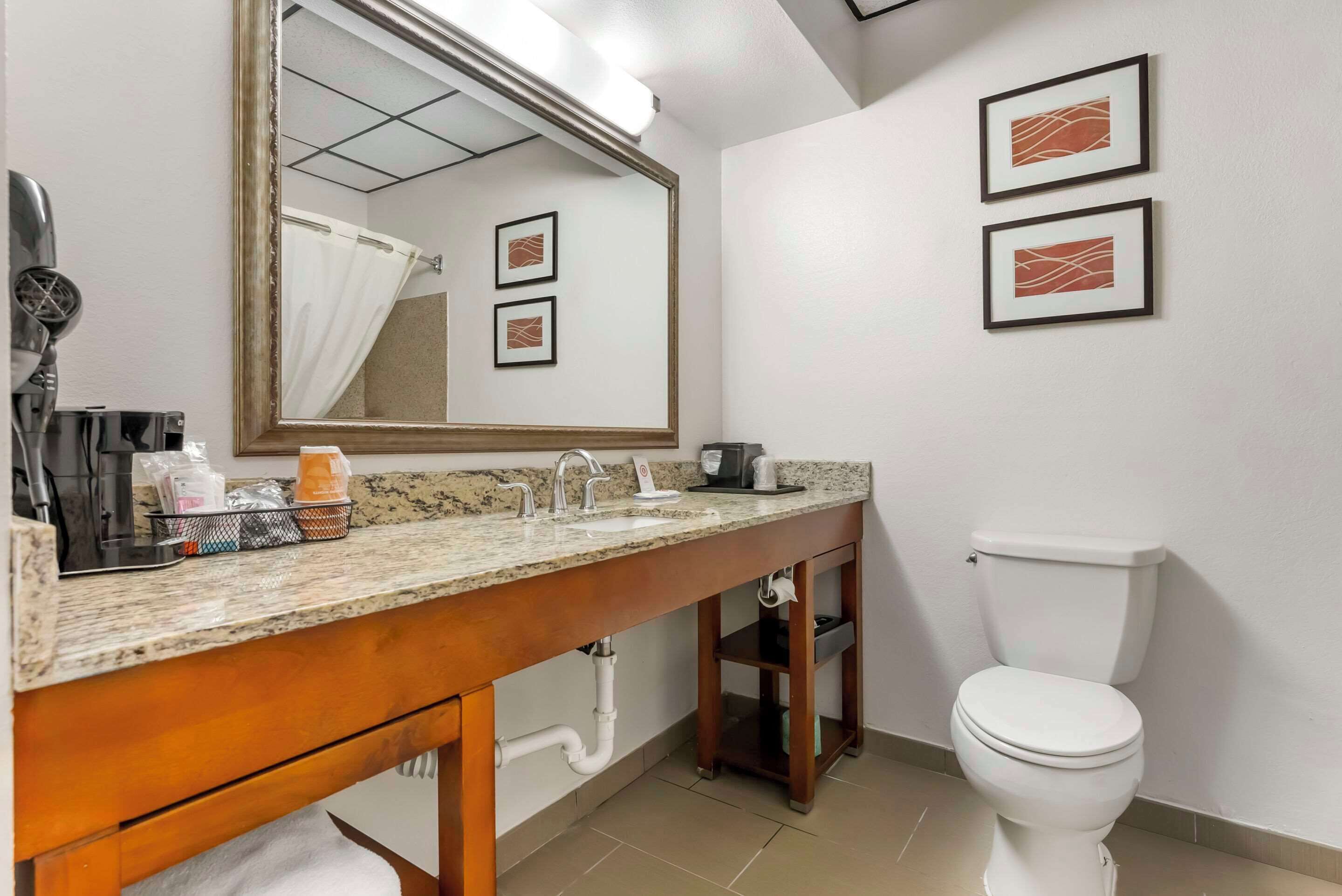 1 king bed, suite, nonsmoking | premium bedding, in-room safe, desk, iron/ironing board