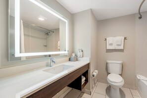 Hair dryer, towels - Holiday Inn Express & Suites Nashville Southeast - Antioch by IHG (Antioch)