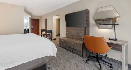 Holiday Inn Express & Suites Nashville Southeast - Antioch by IHG