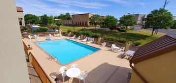 Seasonal outdoor pool