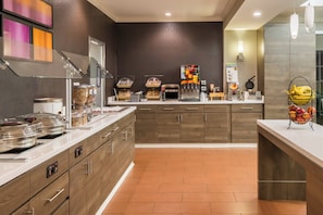 Free daily continental breakfast