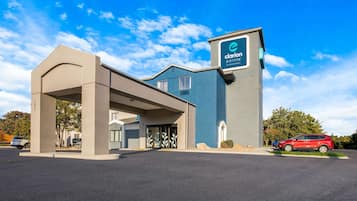 Welcome to Clarion Point, where a modern entrance sets the tone for a comfortable stay.