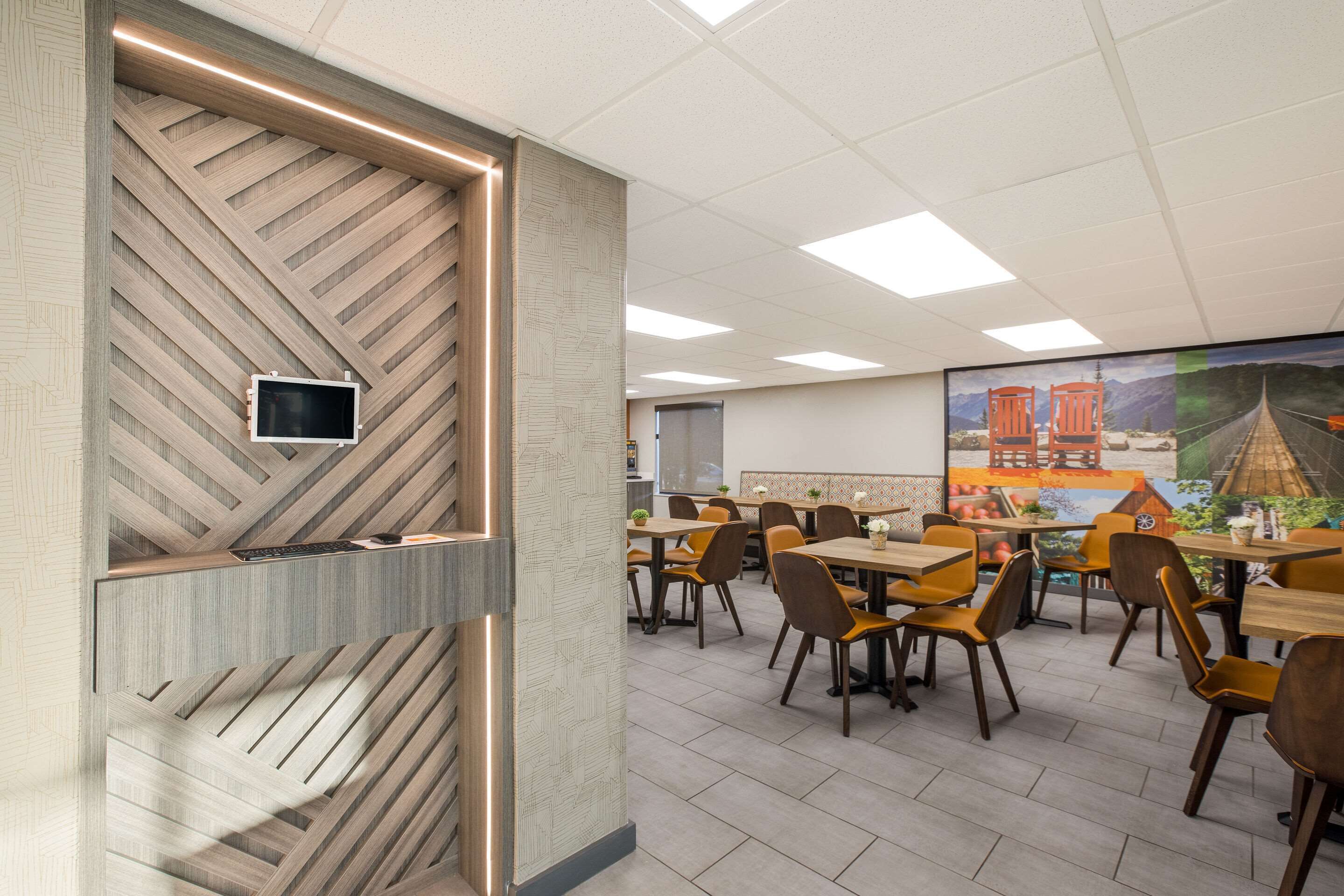 free daily self-service breakfast