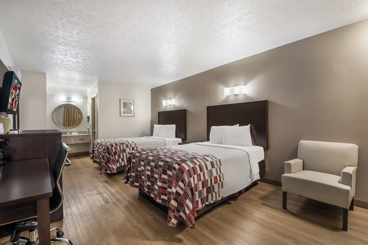 Deluxe Room, 2 Double Beds, Non Smoking | Desk, blackout drapes, iron/ironing board, cribs (free)
