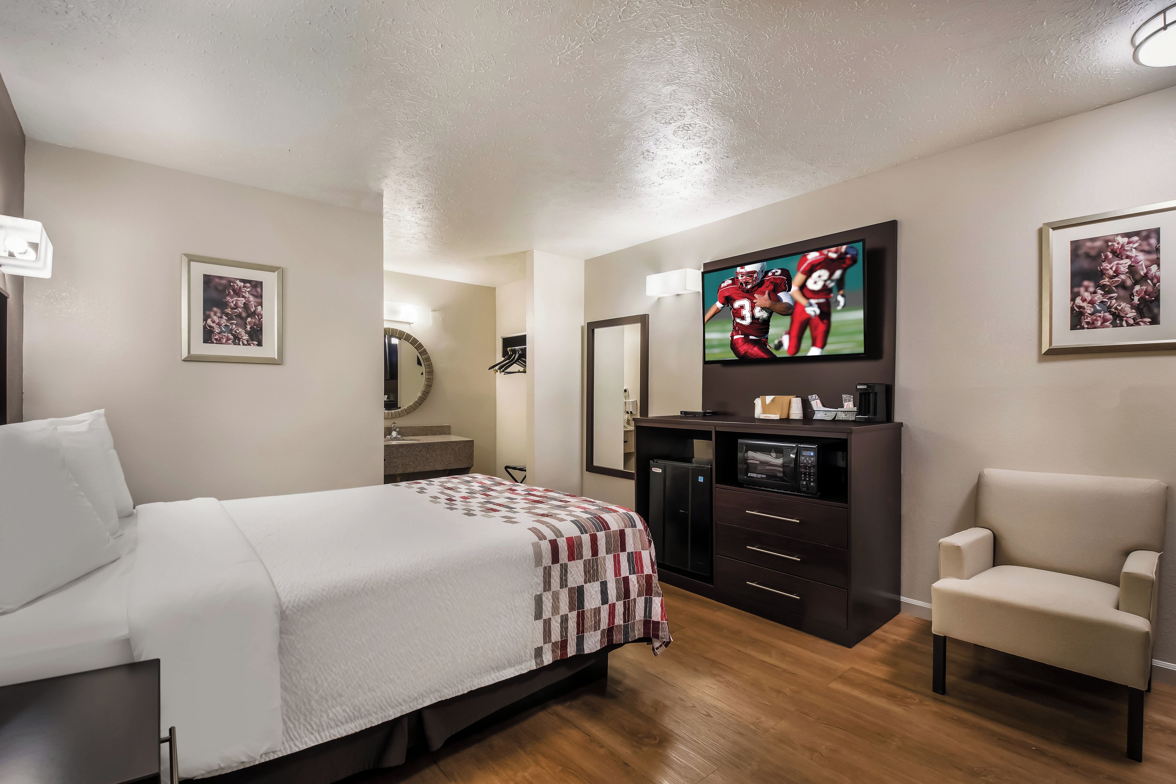 Deluxe Room, 1 Queen Bed, Non Smoking