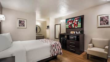 Deluxe Room, 1 Queen Bed, Non Smoking | Desk, blackout drapes, iron/ironing board, cribs (free)