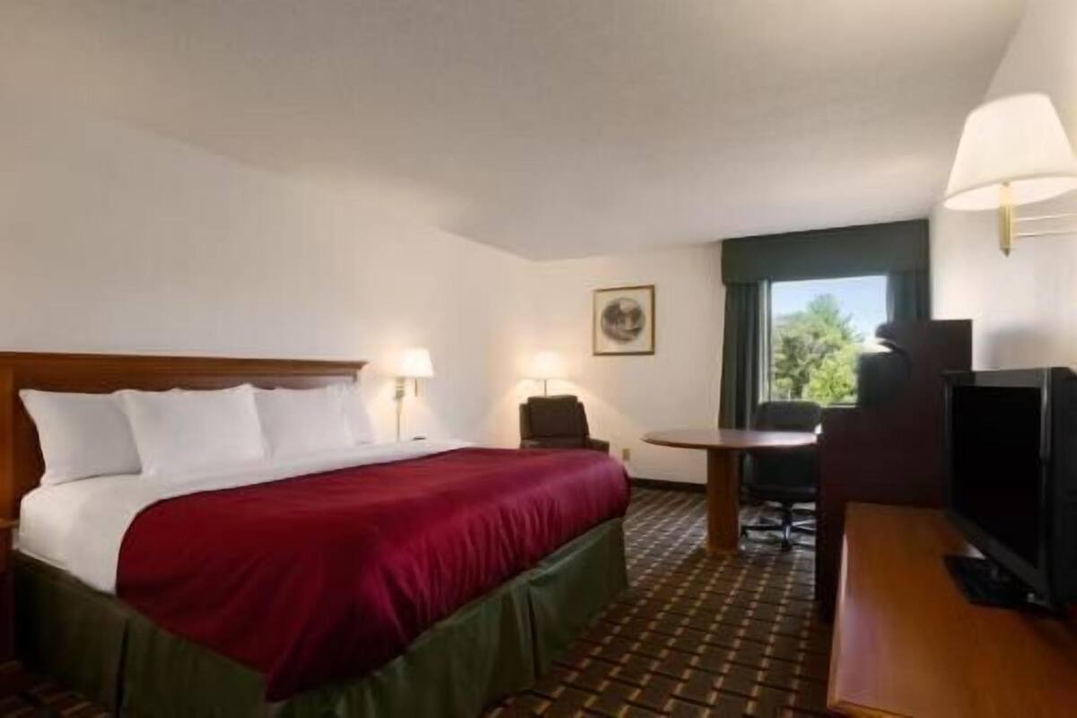 Ropa de cama de alta calidad y escritorio
