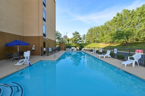 Outdoor pool, sun loungers