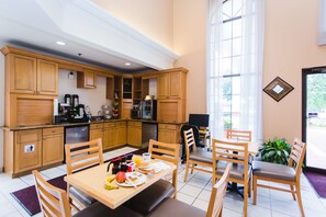 Free daily continental breakfast 