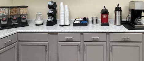 Free continental breakfast on weekdays