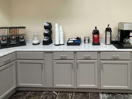 Free continental breakfast on weekdays