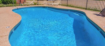 Econo Lodge Inn & Suites Sweetwater I-20