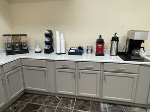 Free continental breakfast on weekdays