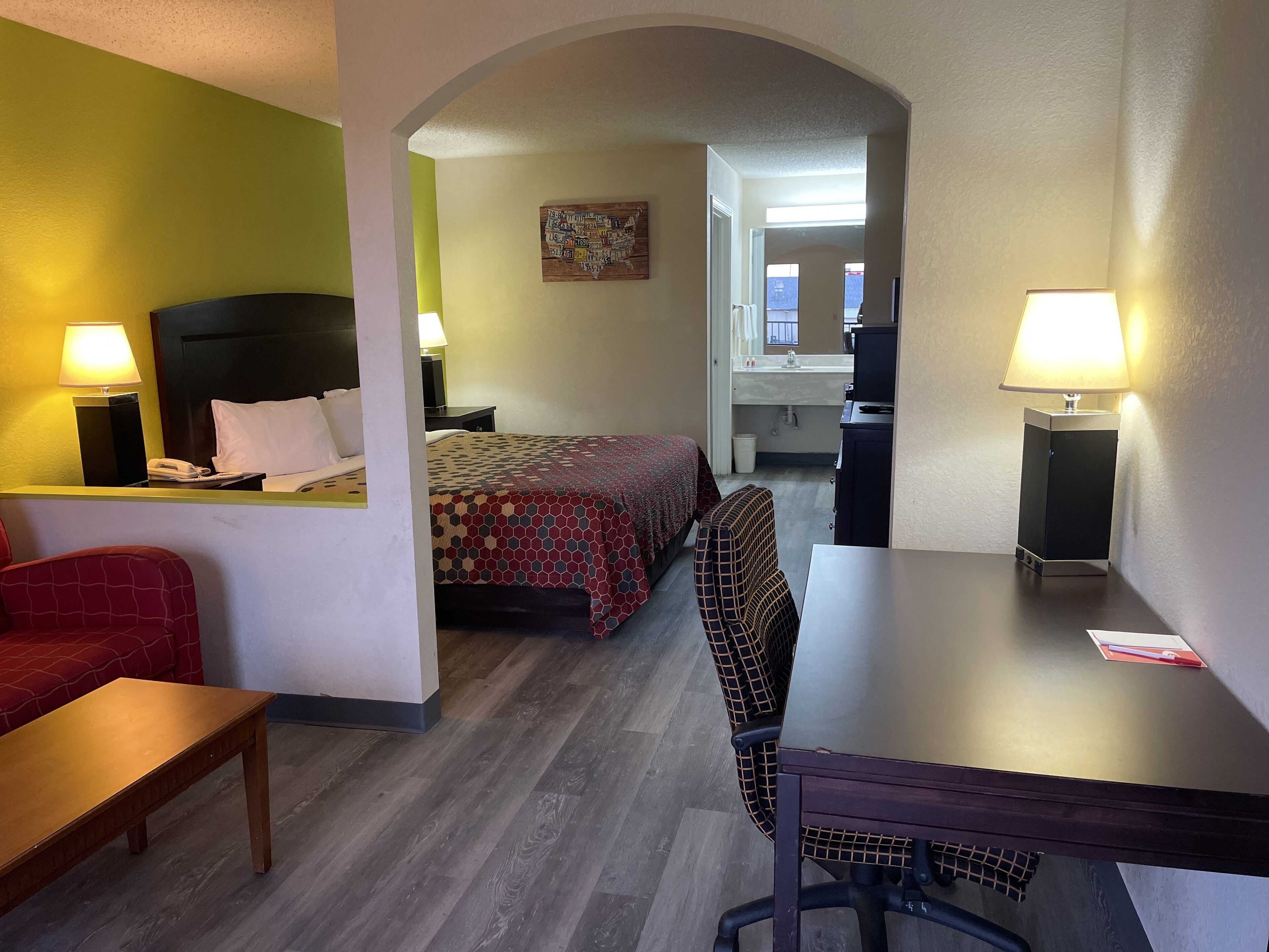 Ropa de cama de alta calidad, cubrecamas y escritorio 