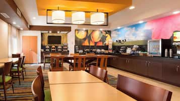 Free daily continental breakfast