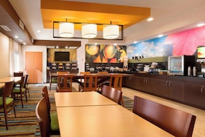 Free daily continental breakfast