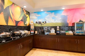Free daily continental breakfast 