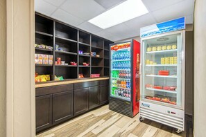 Food and drink - La Quinta Inn & Suites by Wyndham Denison - N. Lake Texoma (Denison)