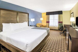 Ropa de cama de alta calidad, colchones con pillow-top y escritorio 