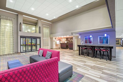 La Quinta Inn & Suites by Wyndham Denison - N. Lake Texoma