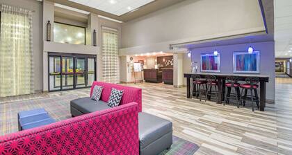 La Quinta Inn & Suites by Wyndham Denison - N. Lake Texoma