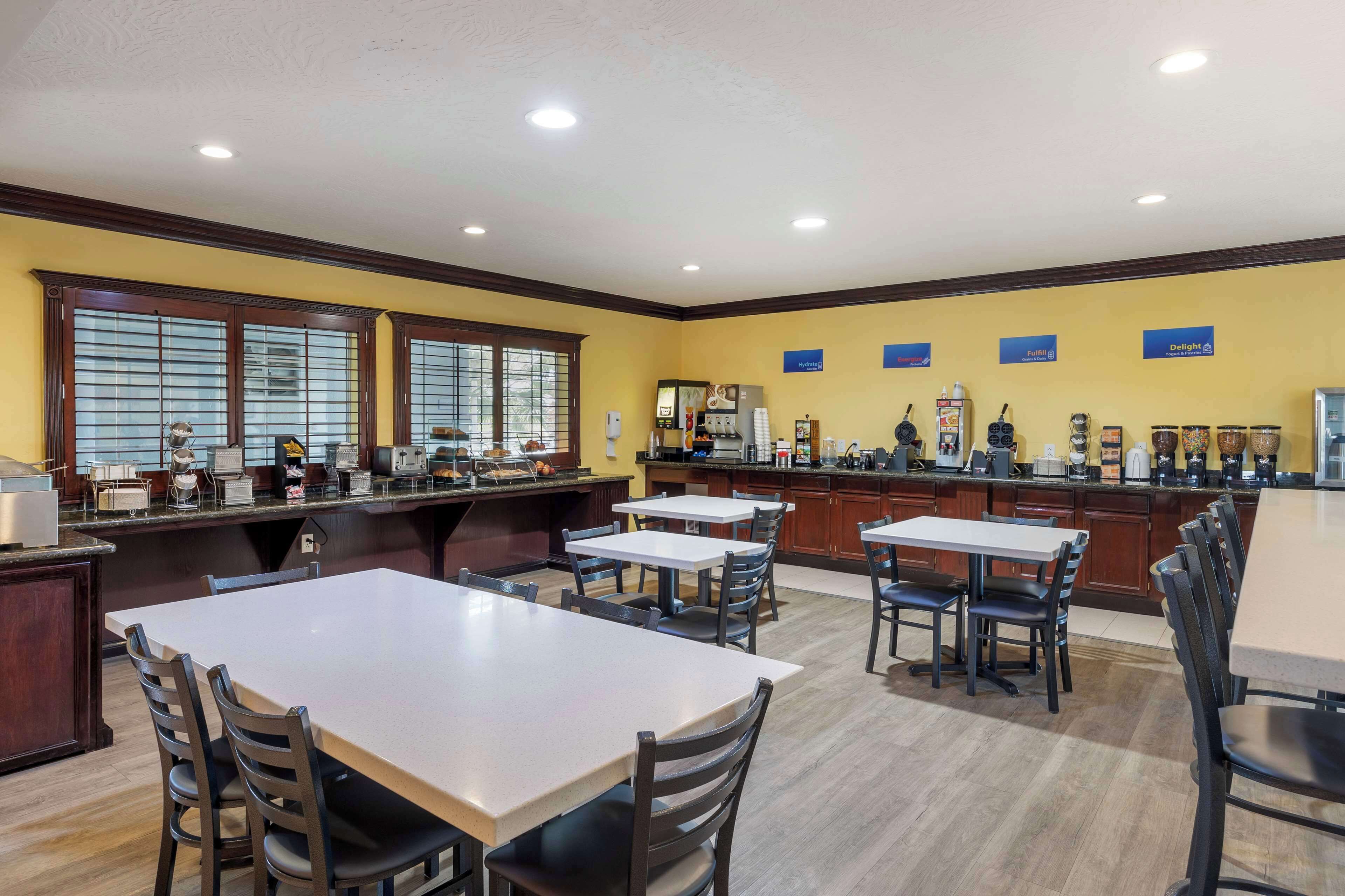 free continental breakfast