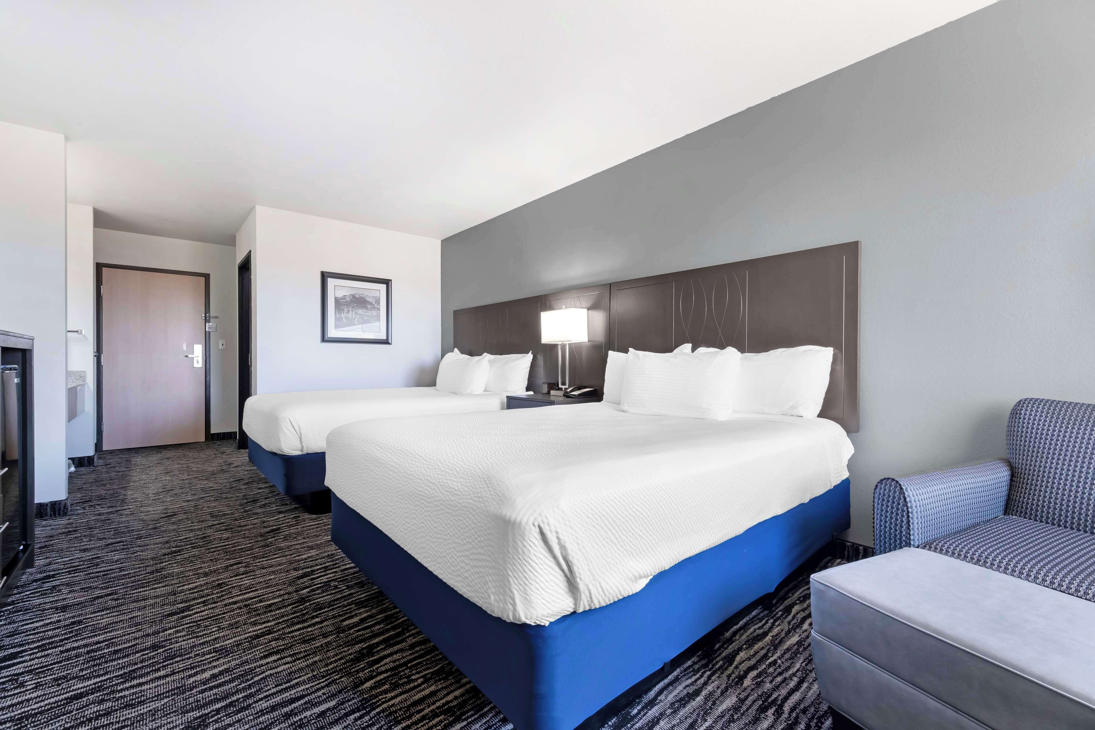 in-room safe, desk, laptop workspace, iron/ironing board