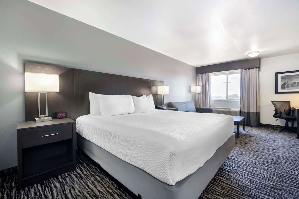 In-room safe, desk, laptop workspace, iron/ironing board