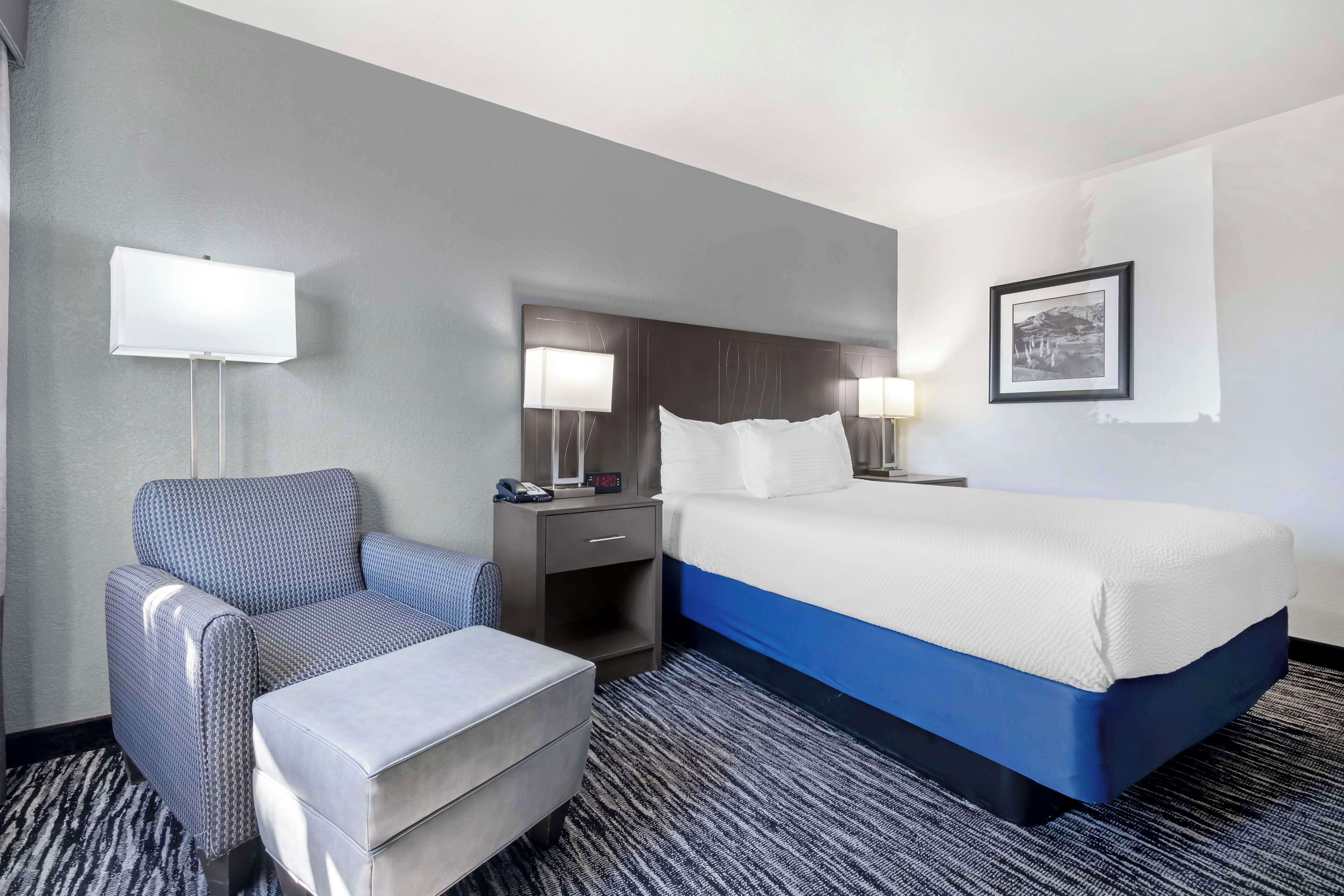 in-room safe, desk, laptop workspace, iron/ironing board