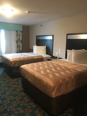 Individually furnished, desk, laptop workspace, blackout curtains - SureStay Hotel by Best Western Brownsville (Brownsville)