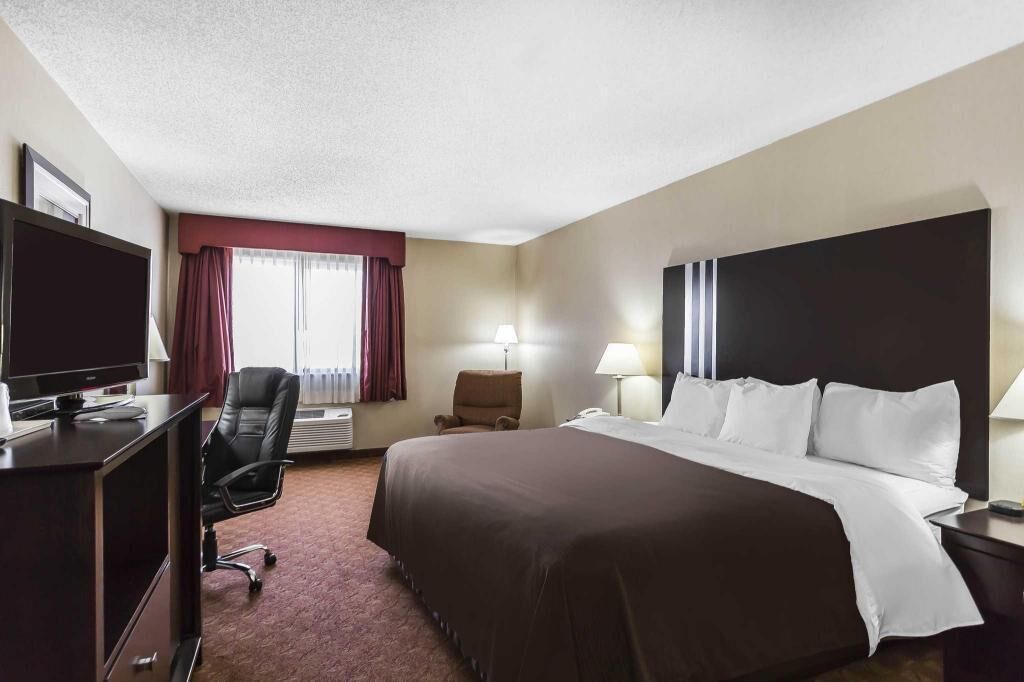 Desk, iron/ironing board, cribs/infant beds, rollaway beds