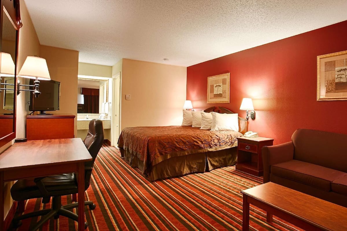 Desk, iron/ironing board, free WiFi, bed sheets