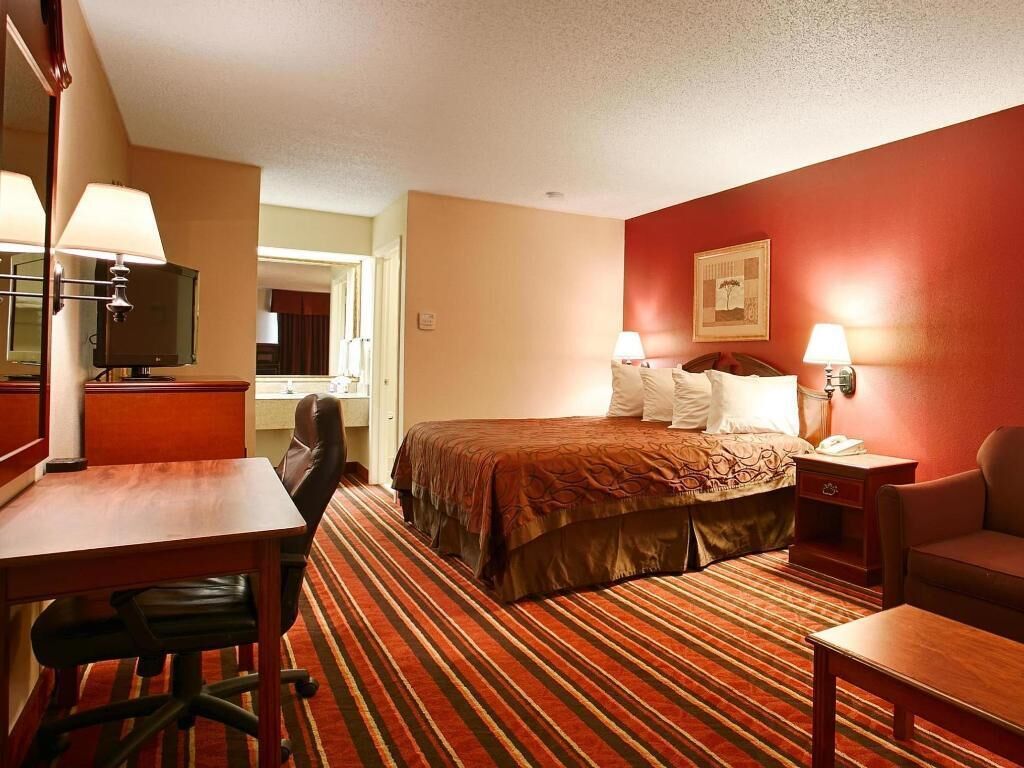 Desk, iron/ironing board, free WiFi, bed sheets