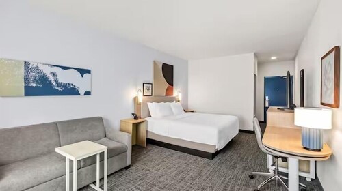 Spark by Hilton Stafford Sugar Land