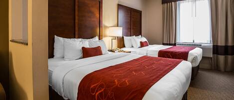 Suite (2 Queen beds and 1 Sofabed)