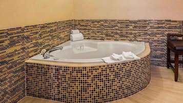 Coffres-forts dans les chambres, bureau, fer et planche à repasser