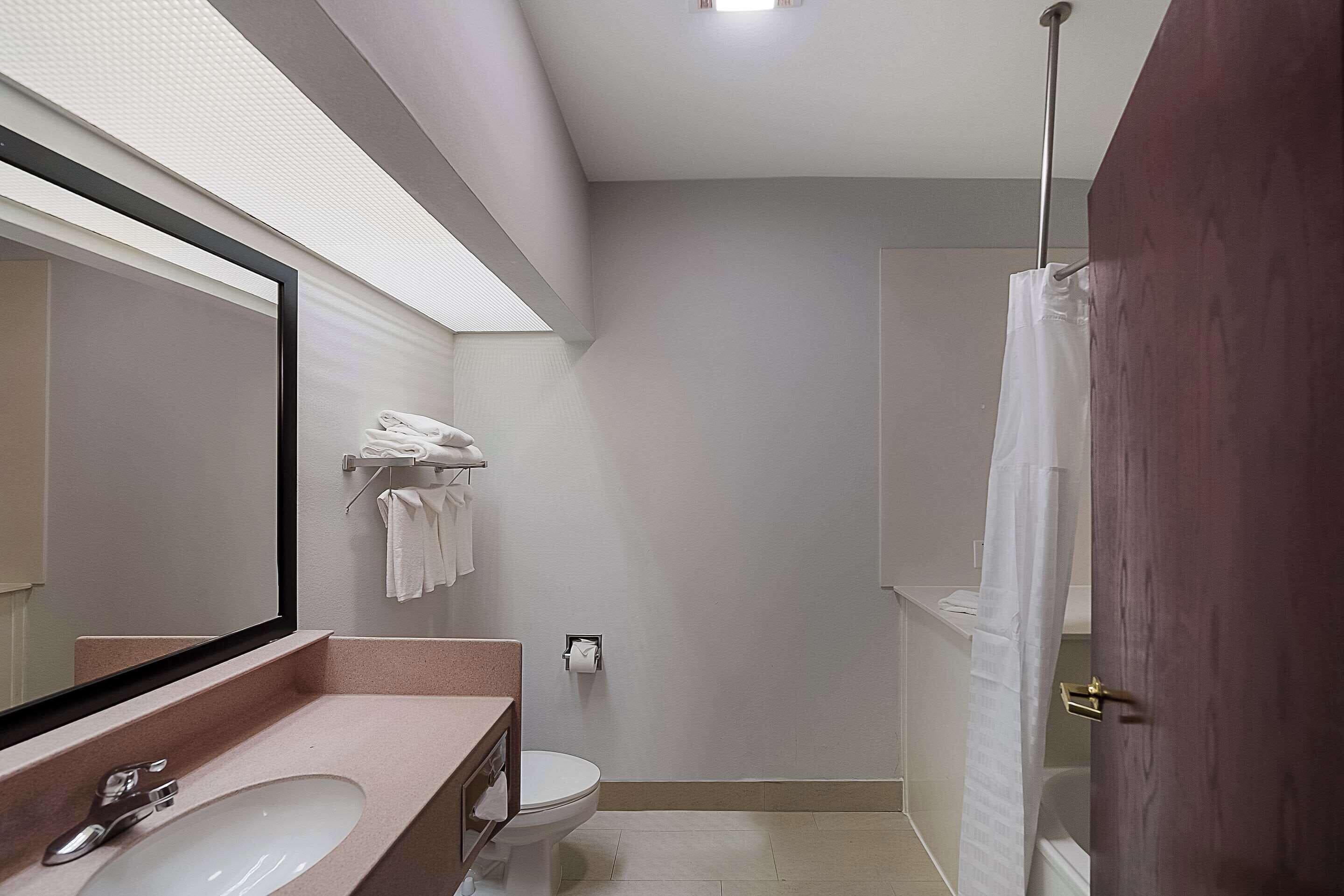 Photo - Quality Inn & Suites Irving DFW Airport South