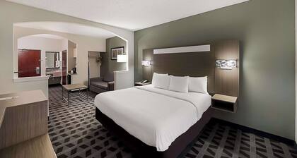 Quality Inn & Suites Irving DFW Airport South