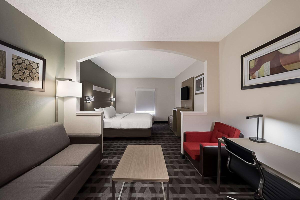 Premium bedding, pillowtop beds, desk, laptop workspace