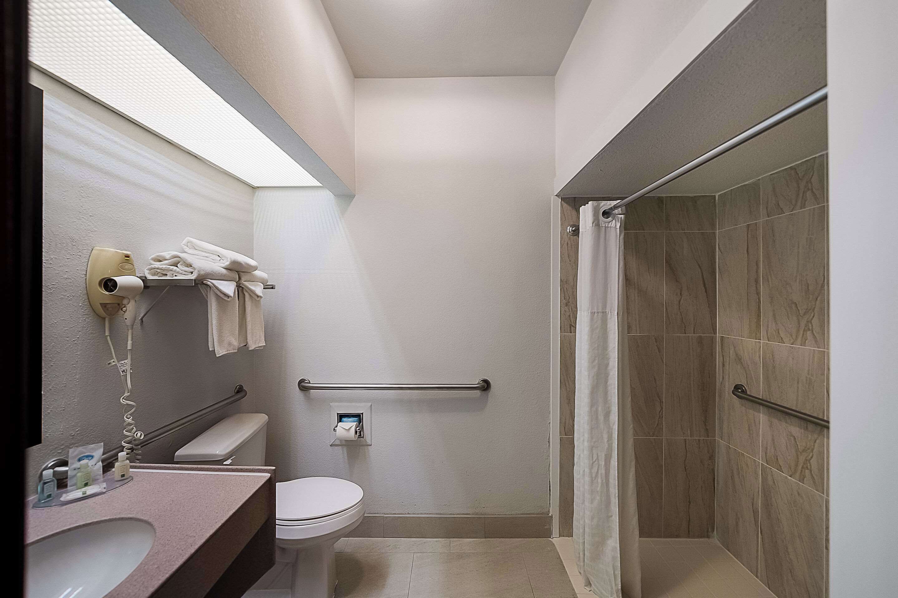 Photo - Quality Inn & Suites Irving DFW Airport South