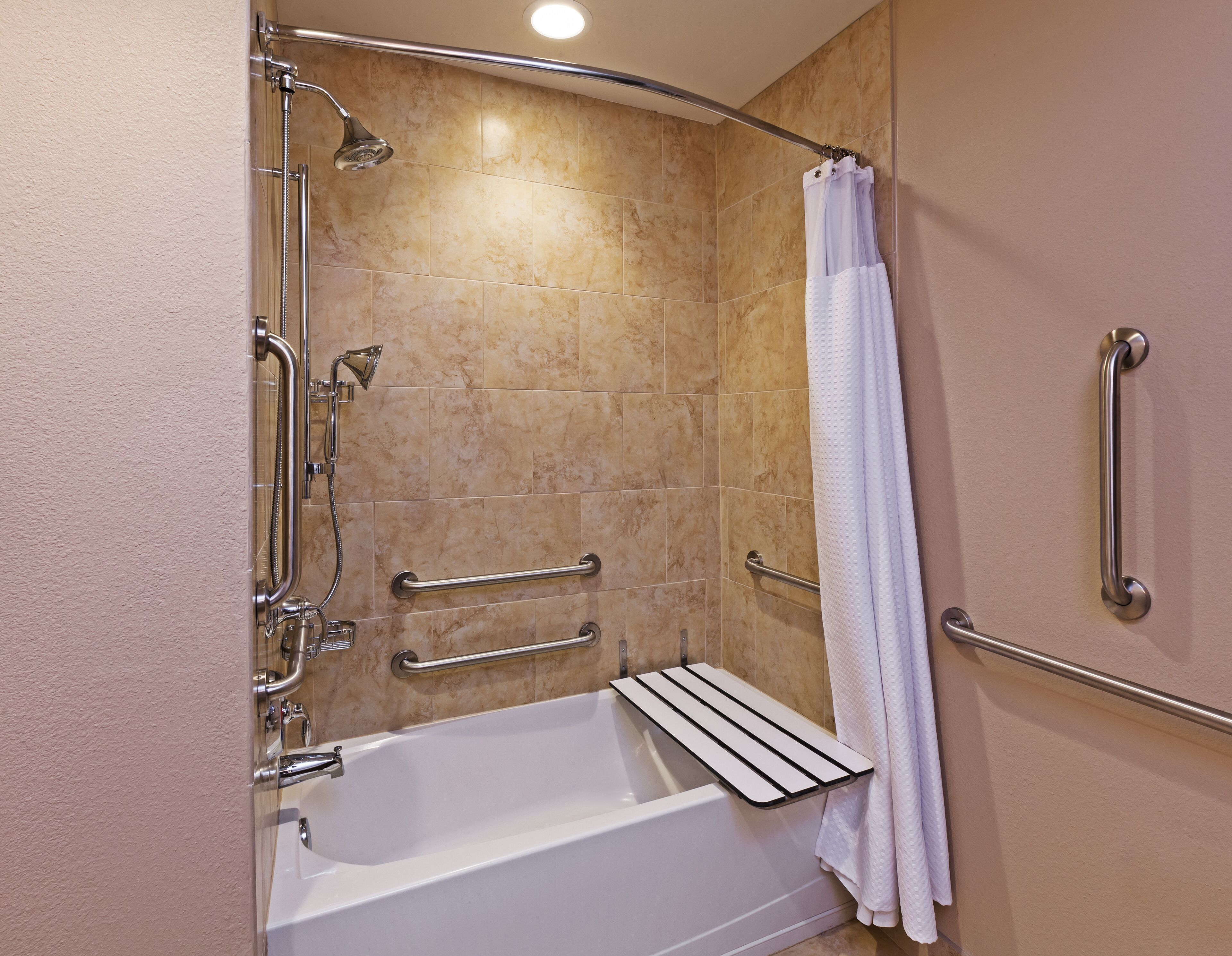 room, 2 double beds (mobility/hearing accessible, tub) | bathroom | combined shower/bathtub, free toiletries, hair dryer, towels