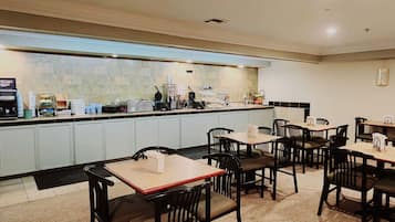 Desayuno completo incluido todos los días