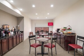 Free daily continental breakfast