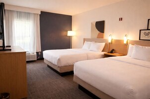 Ropa de cama de alta calidad y escritorio 