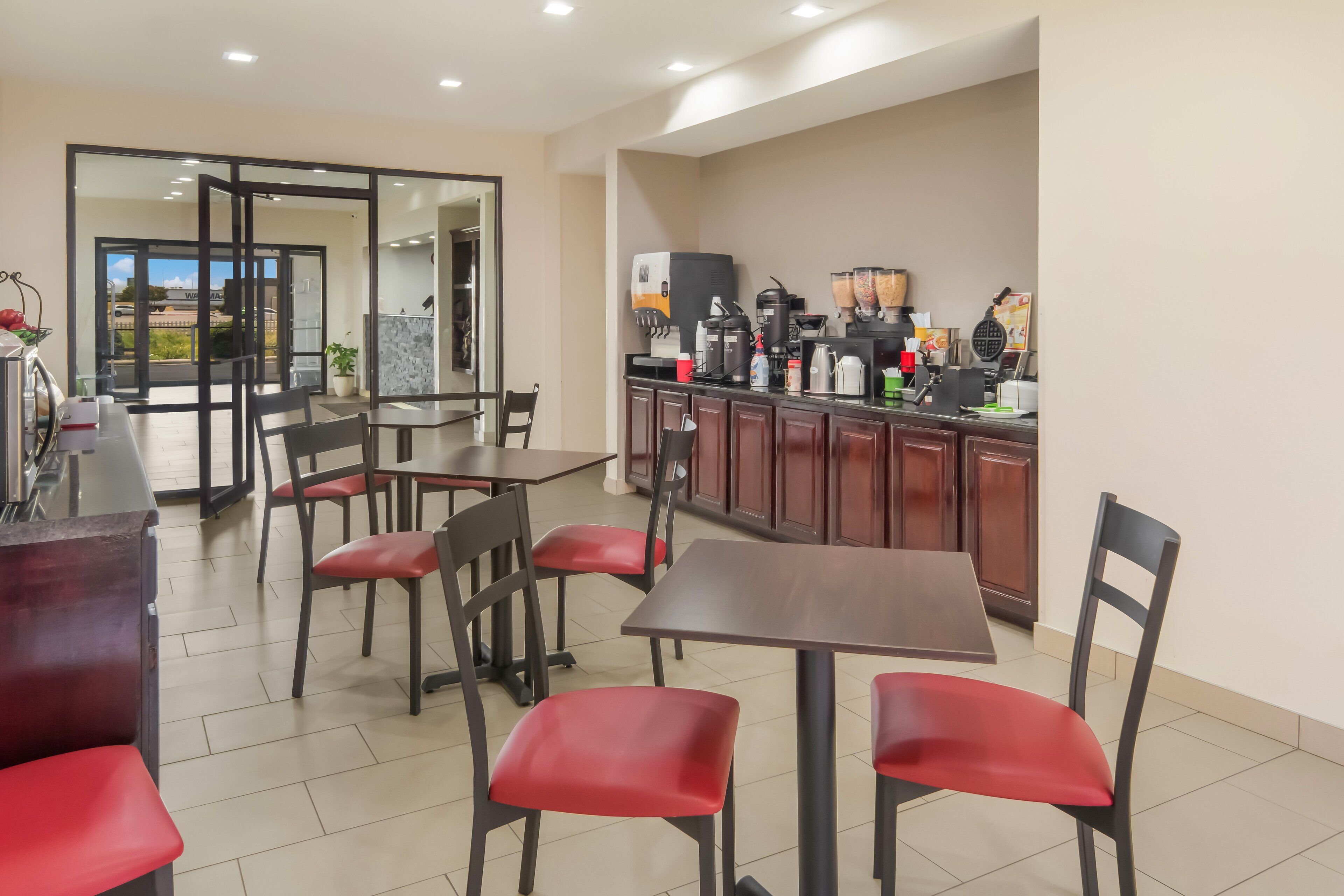 Free daily continental breakfast 