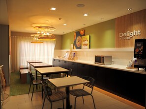 Free daily continental breakfast