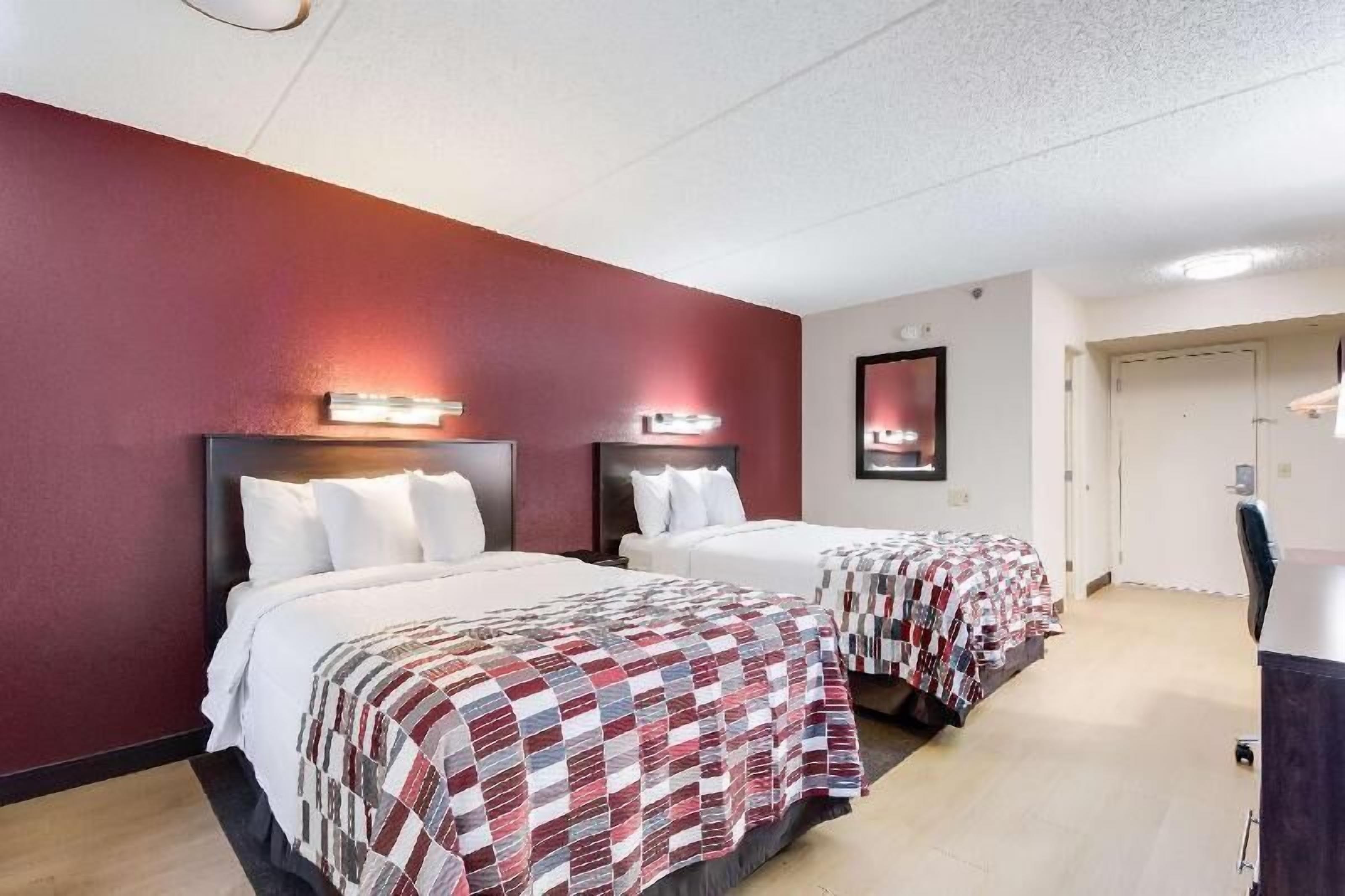 Desk, blackout drapes, free WiFi, bed sheets